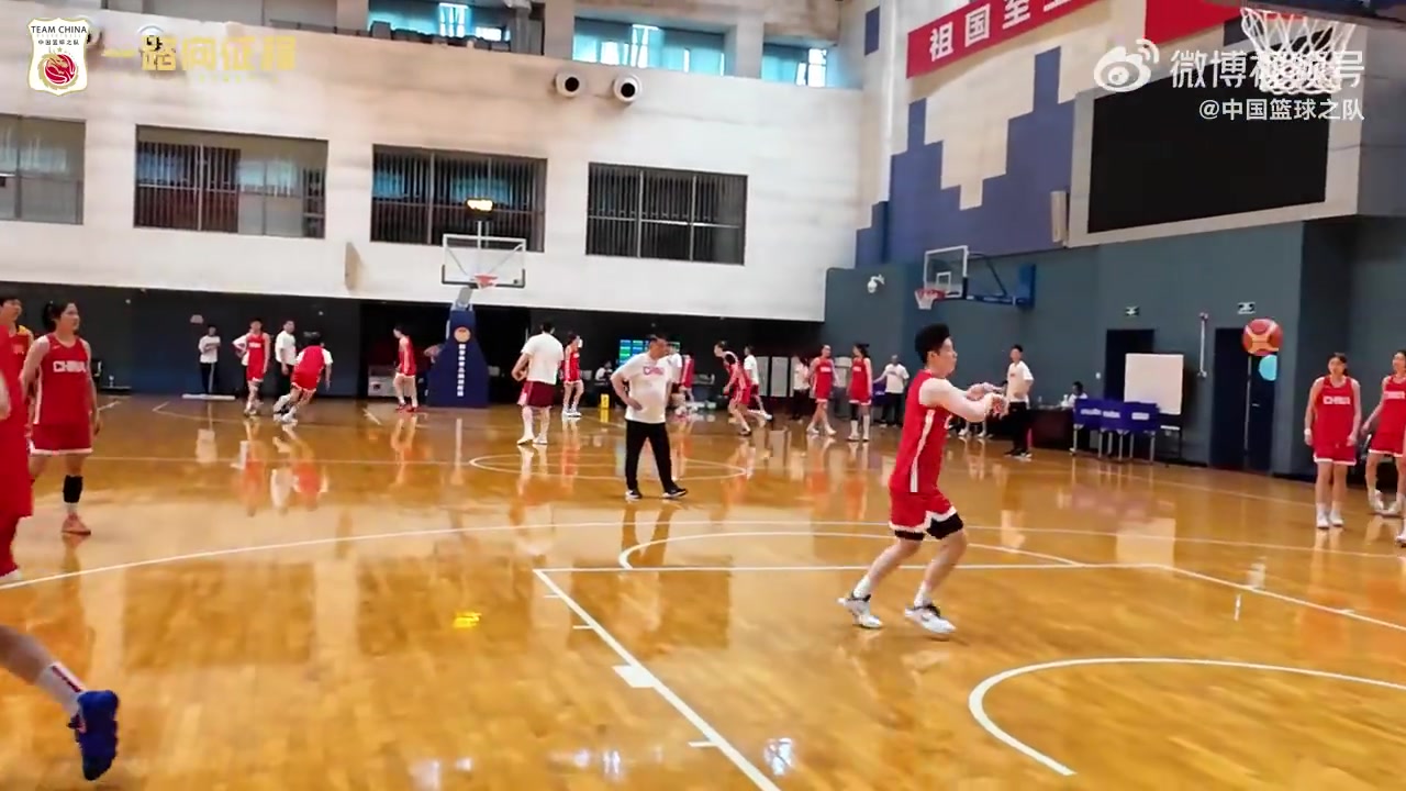 备战！中国女篮今日前往昆明海埂体育训练基地 准备开启高原训练
