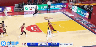 咬住比分！杰曼外线接球稳稳命中大空位三分